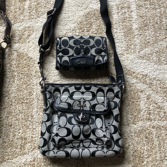 Cross body Coach purse/matching wallet - Picture 2 of 5